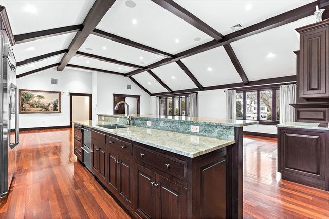 10 Viking Rd, Winchester, MA 01890