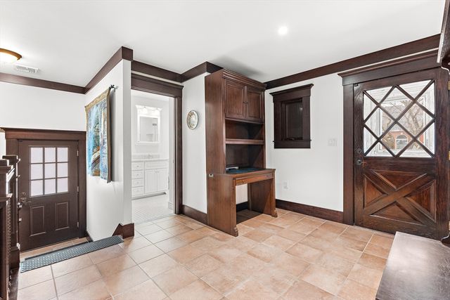 10 Viking Rd, Winchester, MA 01890