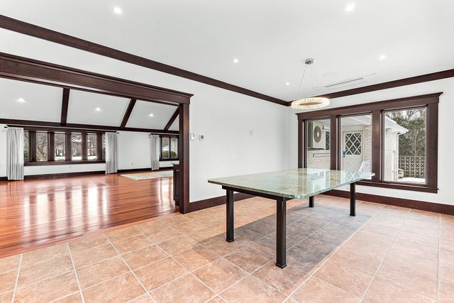 10 Viking Rd, Winchester, MA 01890