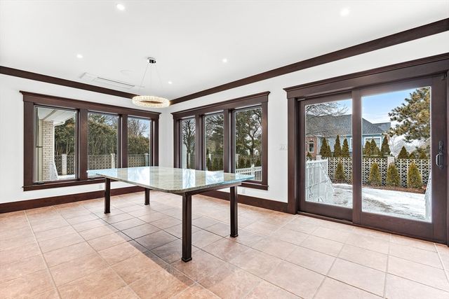 10 Viking Rd, Winchester, MA 01890