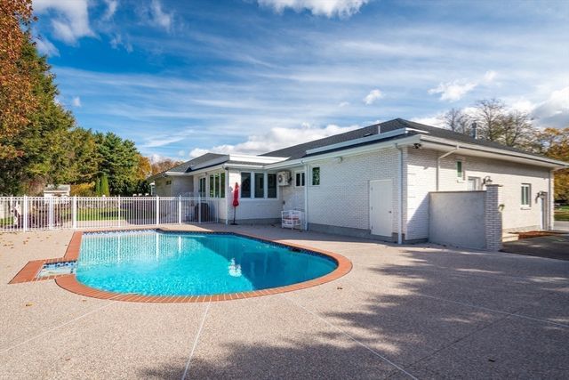 10 Viking Rd, Winchester, MA 01890