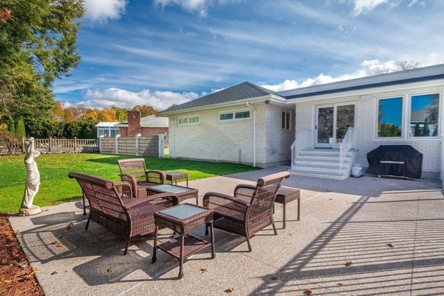 10 Viking Rd, Winchester, MA 01890