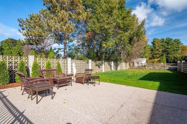 10 Viking Rd, Winchester, MA 01890