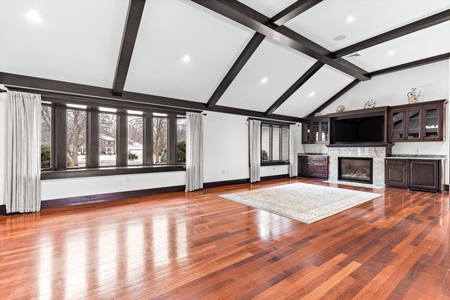 10 Viking Rd, Winchester, MA 01890