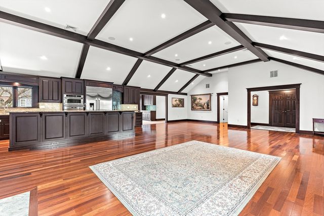 10 Viking Rd, Winchester, MA 01890