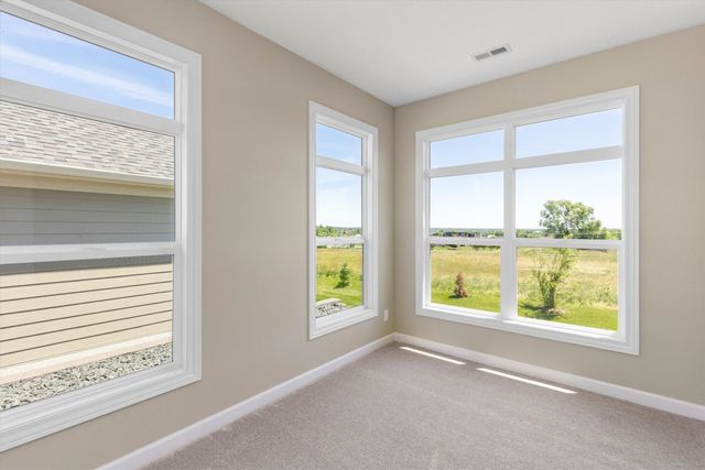 5831 NW 90th Street, Johnston, IA 50131