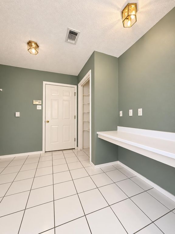 Image 11 of property listing at 10 Southridge Drive, San Angelo, TX 76904