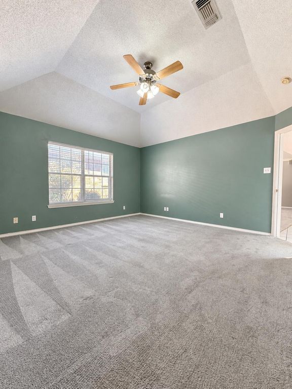 Image 16 of property listing at 10 Southridge Drive, San Angelo, TX 76904
