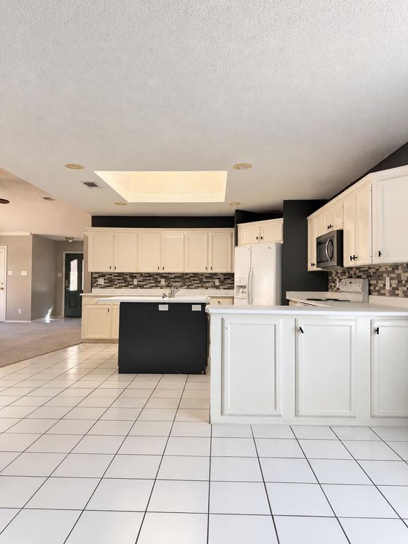 Image 5 of property listing at 10 Southridge Drive, San Angelo, TX 76904