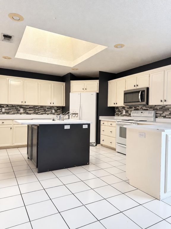 Image 6 of property listing at 10 Southridge Drive, San Angelo, TX 76904