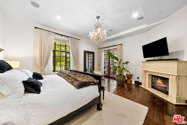 11937 W Sunset Boulevard 3, Los Angeles, CA 90049