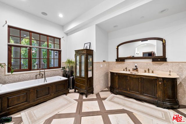 11937 W Sunset Boulevard 3, Los Angeles, CA 90049