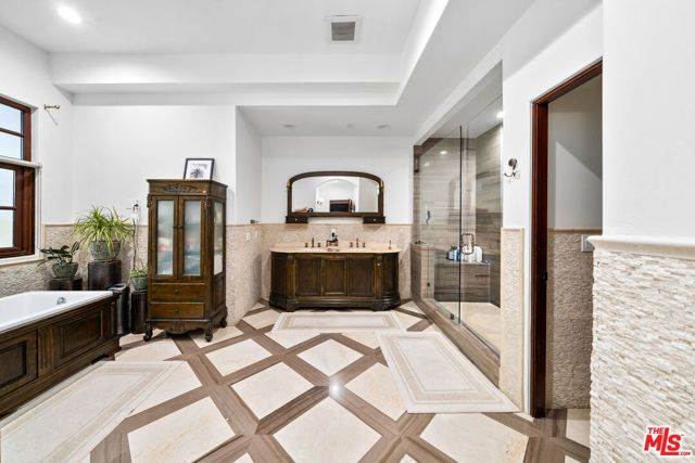 11937 W Sunset Boulevard 3, Los Angeles, CA 90049