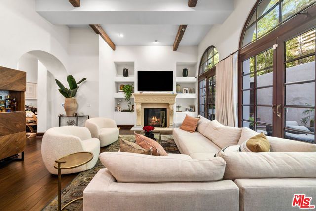 11937 W Sunset Boulevard 3, Los Angeles, CA 90049