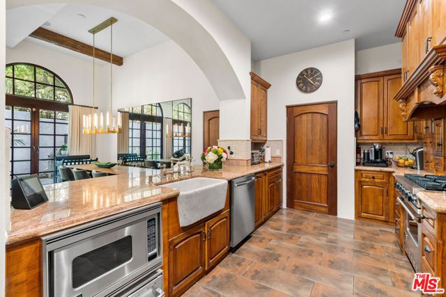 11937 W Sunset Boulevard 3, Los Angeles, CA 90049