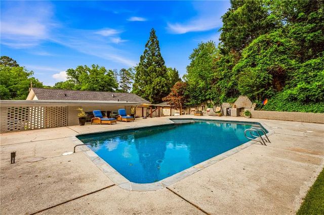886 Scott Circle, Decatur, GA 30033