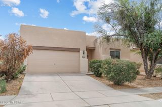 84 N Desert Stream Drive, Tucson, AZ 85745