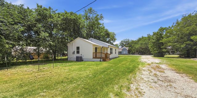 108 N Main Street, Sadler, TX 76264