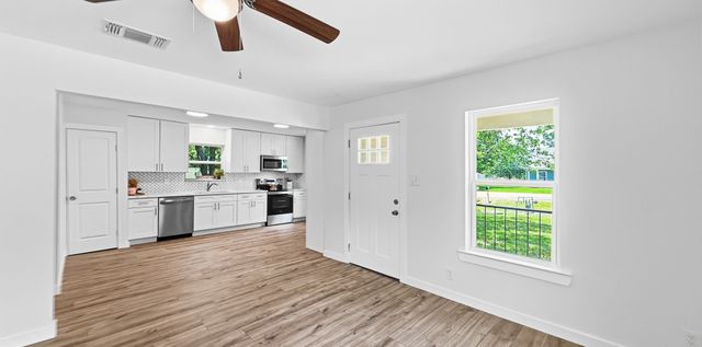 108 N Main Street, Sadler, TX 76264