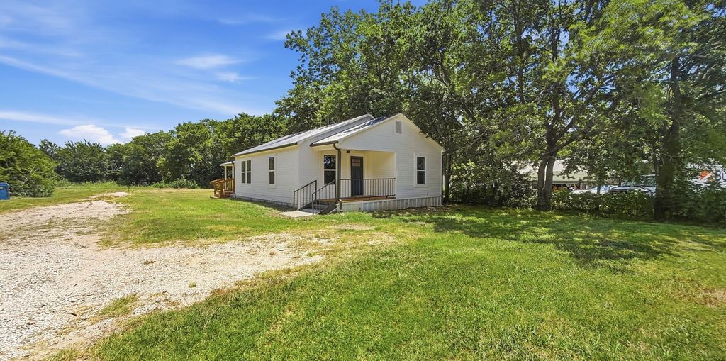 108 N Main Street, Sadler, TX 76264