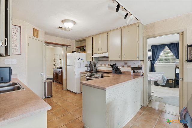 384 Waterway Pass, New Braunfels, TX 78130