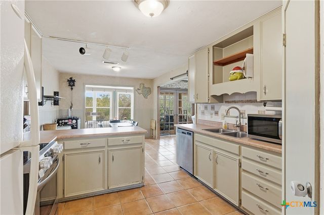 384 Waterway Pass, New Braunfels, TX 78130