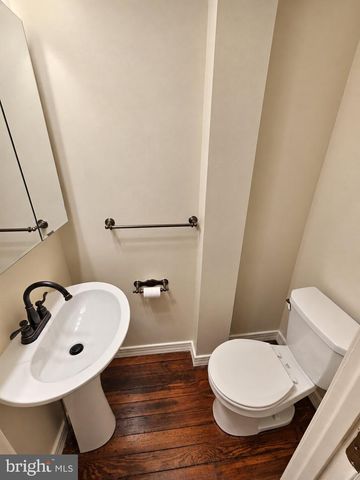1316 S 8TH ST, Philadelphia, PA 19147