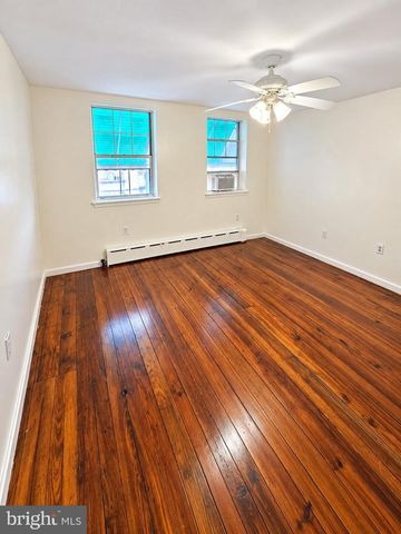 1316 S 8TH ST, Philadelphia, PA 19147