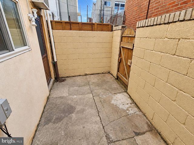 1316 S 8TH ST, Philadelphia, PA 19147
