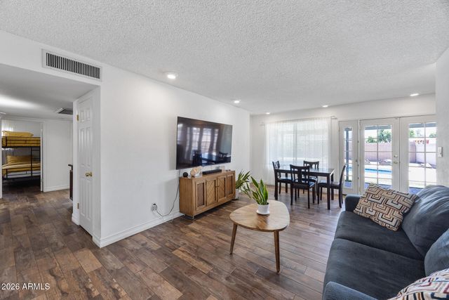 1923 S HENKEL Circle, Mesa, AZ 85202