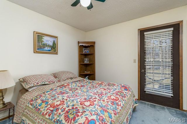 20164 SW OAKWOOD Drive, Lebanon, MO 65536