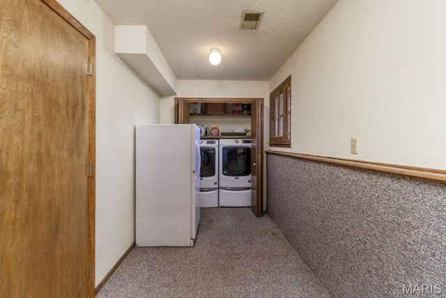 20164 SW OAKWOOD Drive, Lebanon, MO 65536