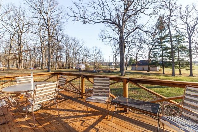 20164 SW OAKWOOD Drive, Lebanon, MO 65536