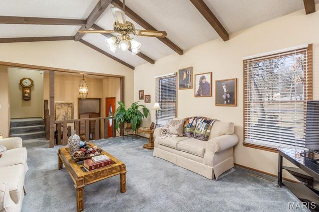 20164 SW OAKWOOD Drive, Lebanon, MO 65536