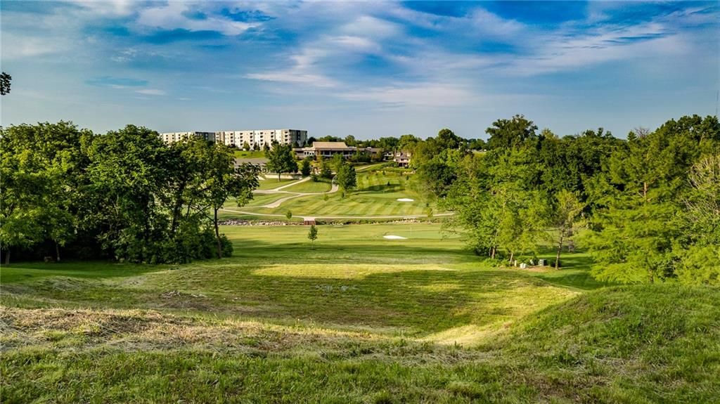 4206 Nicklaus Drive, Lawrence, KS 66047