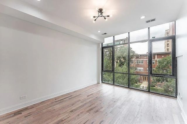 5731 N Winthrop Avenue penthouse, Chicago, IL 60660