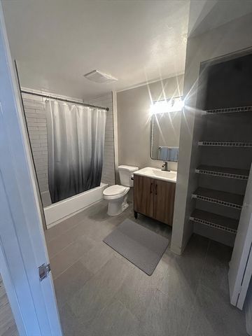 84 Gainsborough St 305W, Boston, MA 02115