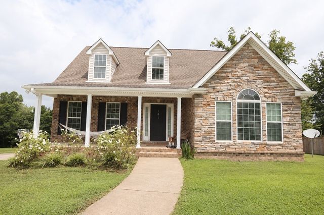 101 Brook Hollow Ct, Bon Aqua, TN 37025