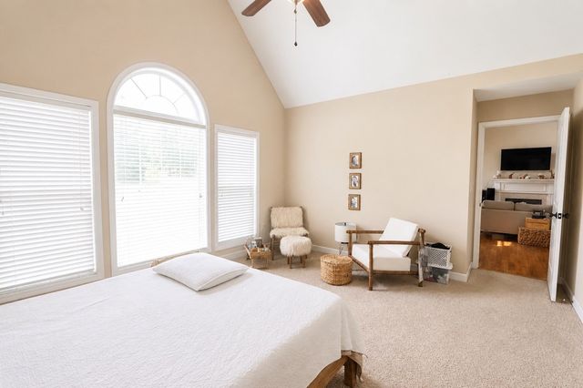 101 Brook Hollow Ct, Bon Aqua, TN 37025