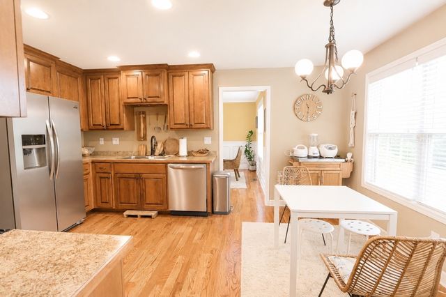 101 Brook Hollow Ct, Bon Aqua, TN 37025