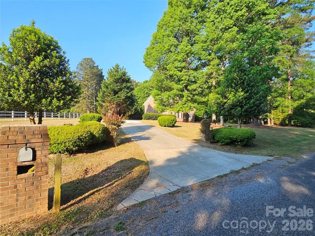 2843 Lakeshore Drive, Chester, SC 29706