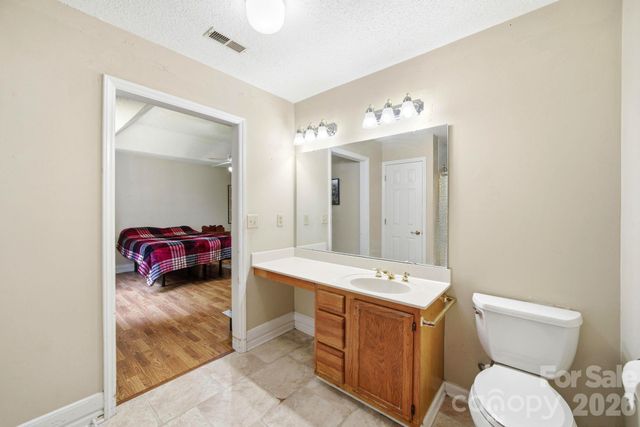 12209 Woodbend Drive, Matthews, NC 28105