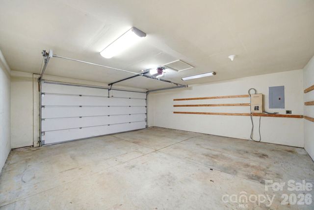 12209 Woodbend Drive, Matthews, NC 28105
