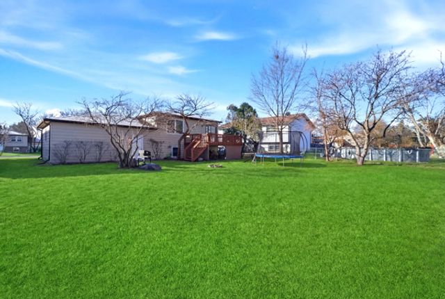 766 Michigan Avenue, South Elgin, IL 60177