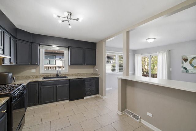 766 Michigan Avenue, South Elgin, IL 60177