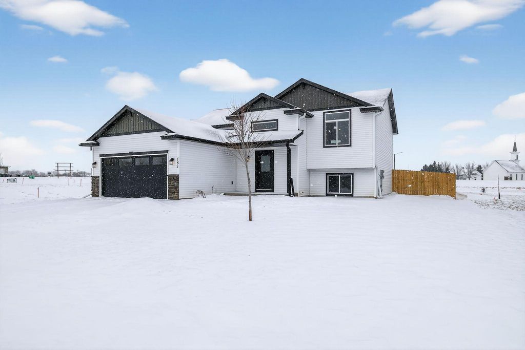 751 South Street, Paynesville, MN 56362