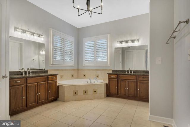 100 LAKEWOOD DR, Williamsburg, VA 23185