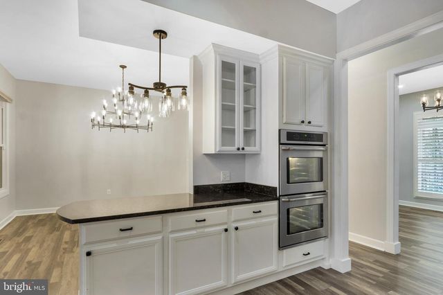 100 LAKEWOOD DR, Williamsburg, VA 23185