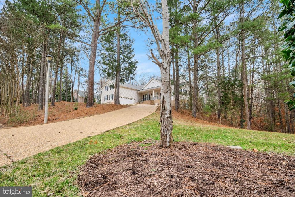 100 LAKEWOOD DR, Williamsburg, VA 23185