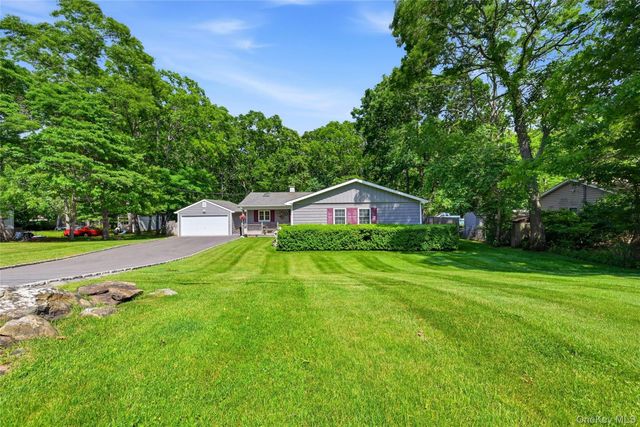 480 Sleepy Hollow Drive, Shirley, NY 11967